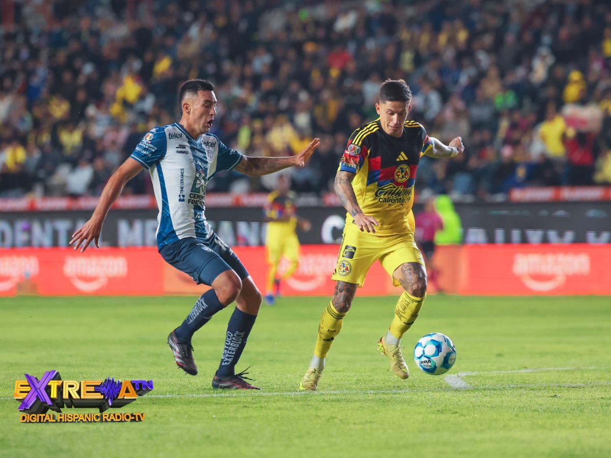 Brian Rodriguez intenta avanzar con el balón ante defensa de Pachuca en empate 0-0 Jornada 3 Clausura 2026