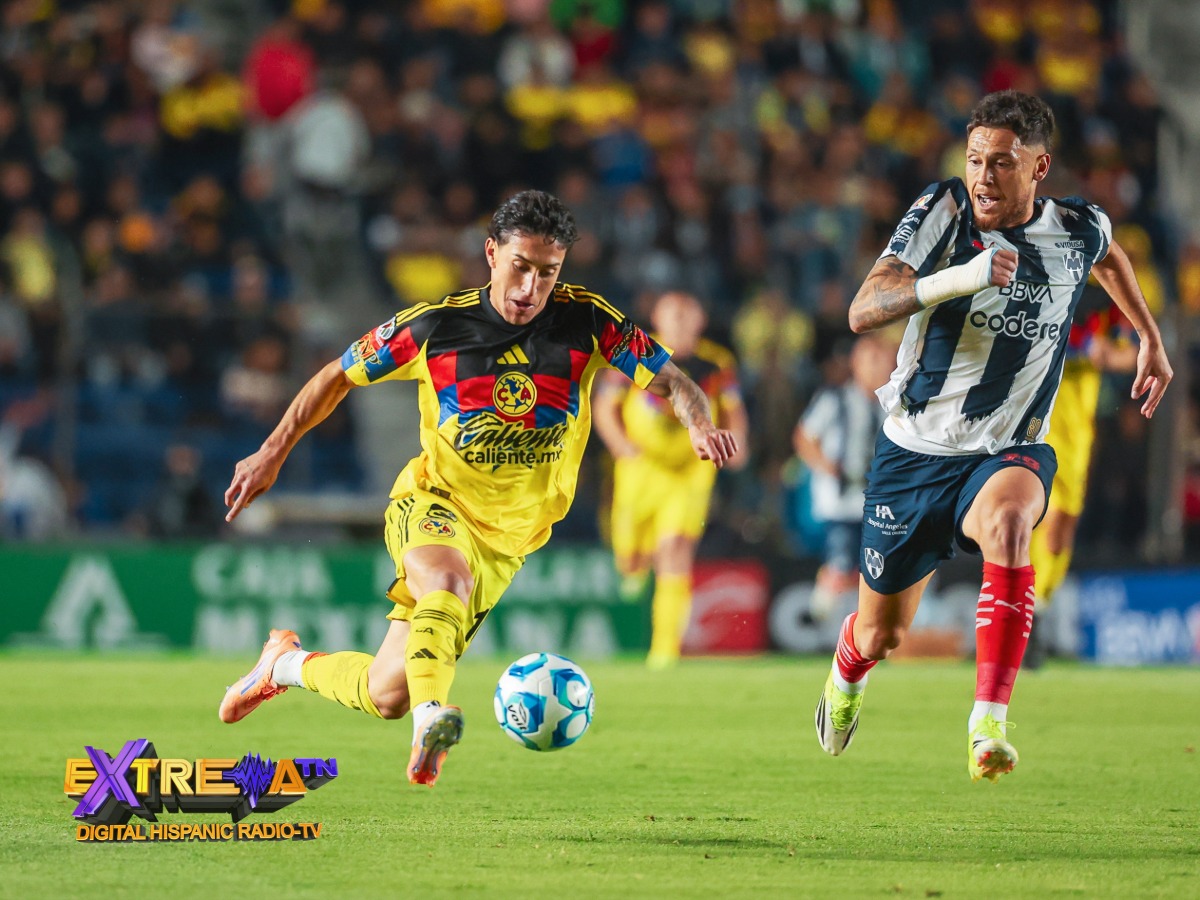 Alejandro Zendejas del Club América conduce el balón ante la marca de Monterrey en el torneo Clausura 2026.