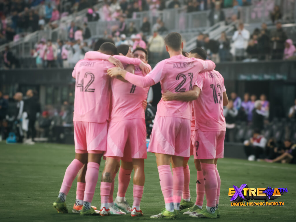 Jugadores de Inter Miami celebran el gol 900 de Lionel Messi ante Nashville SC en el Chase Stadium durante la Concacaf Champions Cup 2026