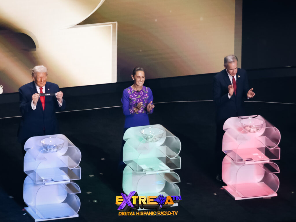 Donald Trump, Claudia Sheinbaum y Mark Carney durante el sorteo de la Copa Mundial 2026