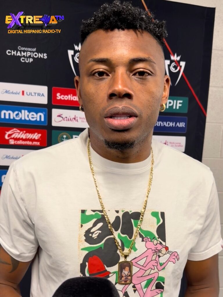 Jeisson Palacios de Nashville SC en zona mixta con micrófono de Extrema TN tras el empate 0-0 ante Club América en la Concacaf Champions Cup 2026