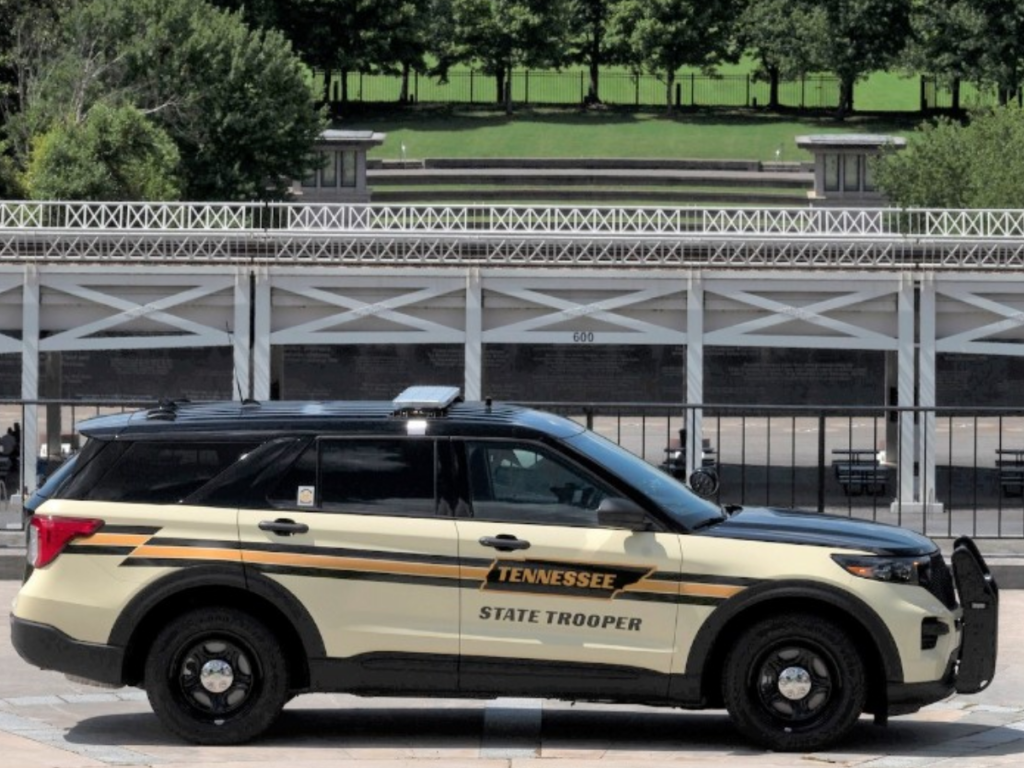 Patrulla de Tennessee Highway Patrol utilizada como imagen ilustrativa en una nota sobre una demanda relacionada con colaboración entre THP e ICE.