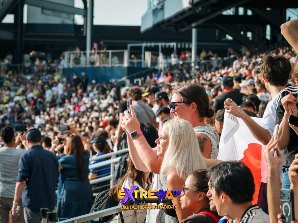 Aficionados asisten al evento comunitario organizado en GEODIS Park para dar la bienvenida a la Selección Nacional de Japón en Nashville.