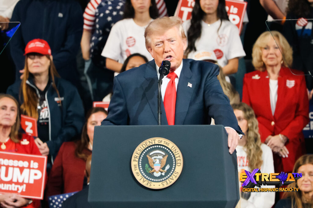 Donald Trump durante su discurso en el F&M Bank Arena de Clarksville, Tennessee.