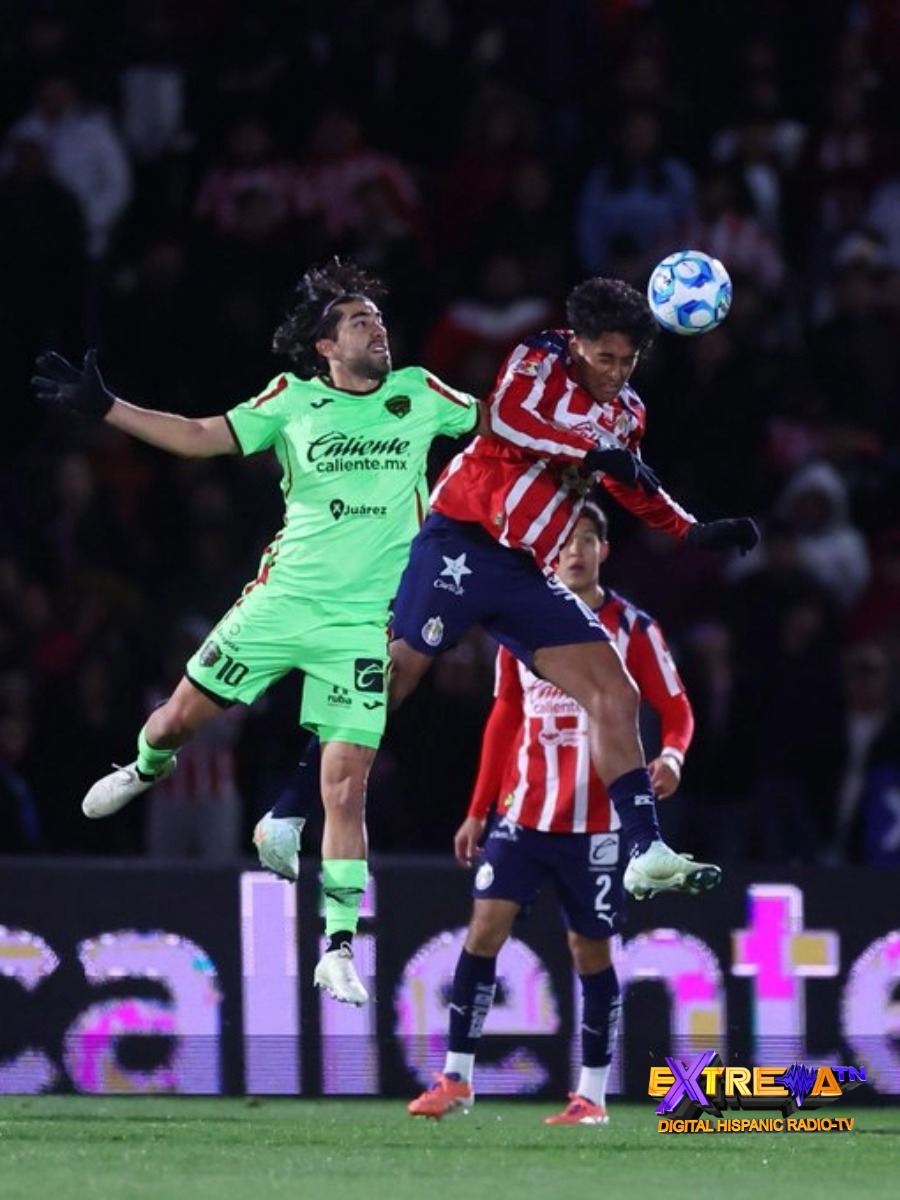 Jugador Chivas gana cabezazo en acción vs FC Juárez Liga MX Clausura 2026