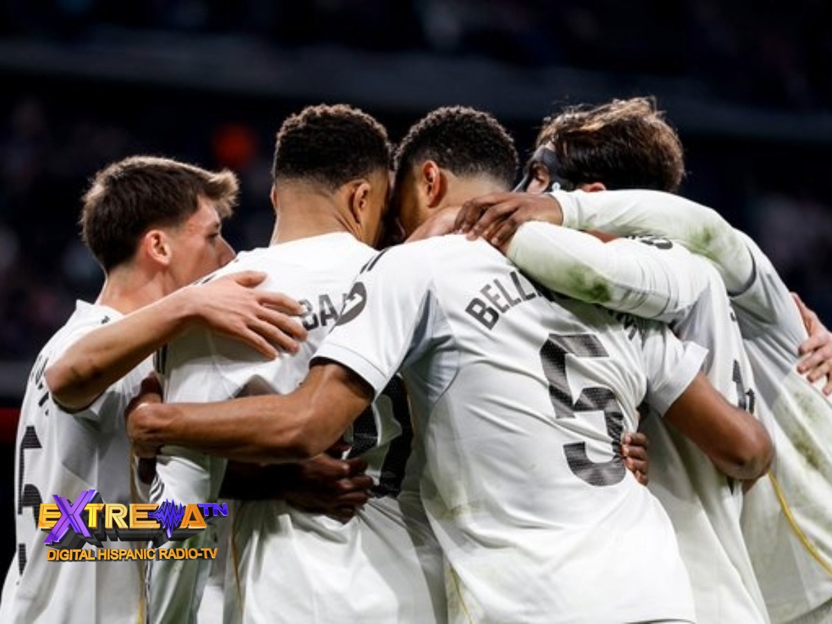 Jugadores del Real Madrid celebran el gol ante Levante en LaLiga
