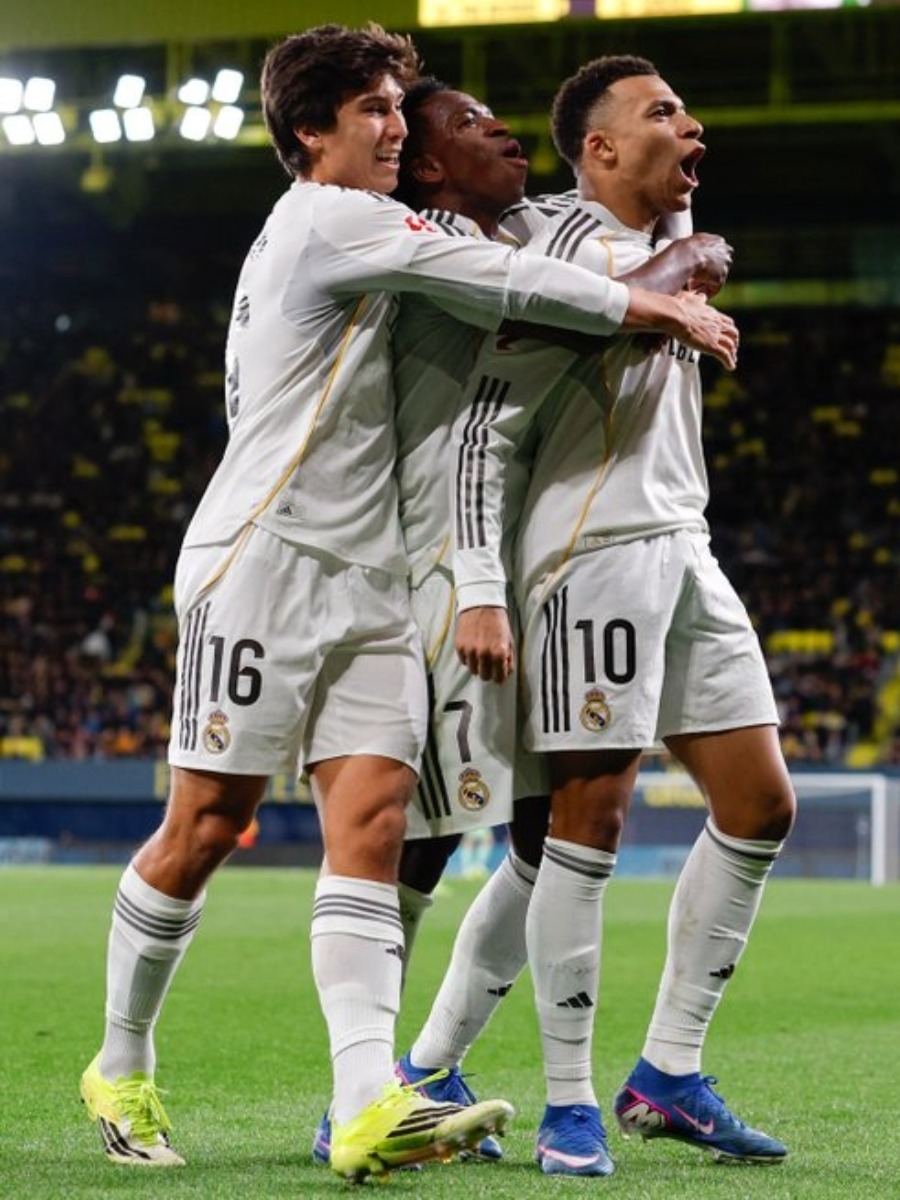 Kylian Mbappé celebra con euforia tras anotar un gol clave ante el Villarreal en 2026.