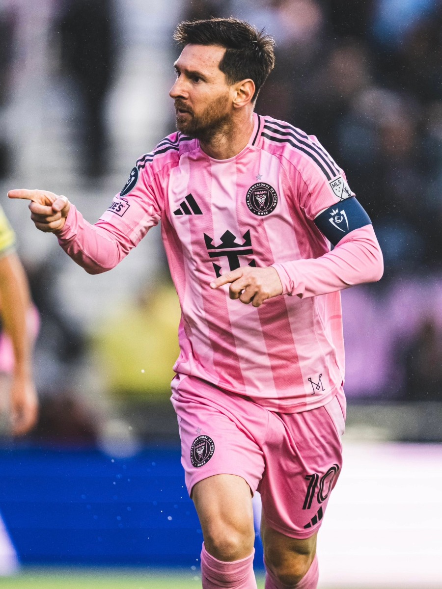 Lionel Messi celebra el gol número 900 de su carrera profesional con Inter Miami ante Nashville SC en el Chase Stadium 2026