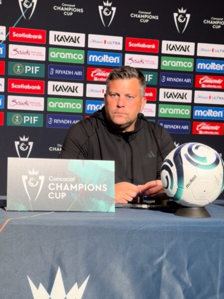 BJ Callaghan en conferencia de prensa post-partido de la Concacaf Champions Cup tras el empate 0-0 de Nashville SC ante Club América en el GEODIS Park