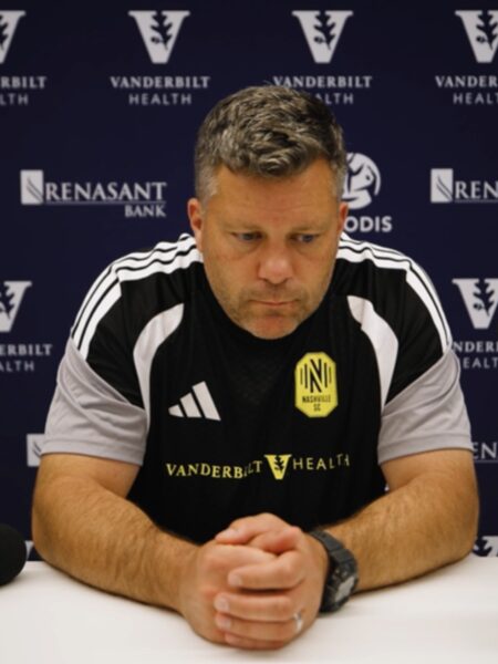 BJ Callaghan en conferencia de prensa previa al duelo de Nashville SC ante Chicago Fire en el Soldier Field — MLS 2026