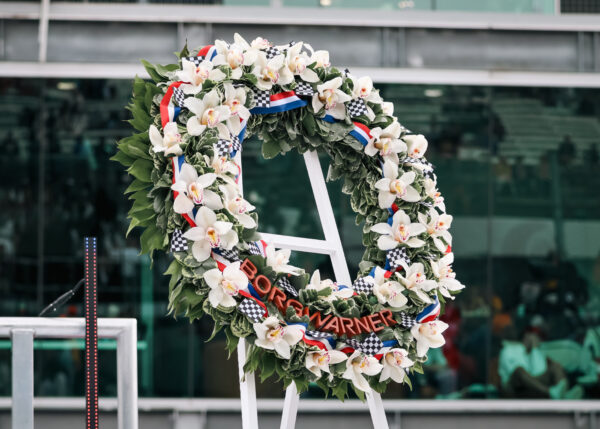 Corona tradicional de flores utilizada durante la celebración del campeón del Indianapolis 500