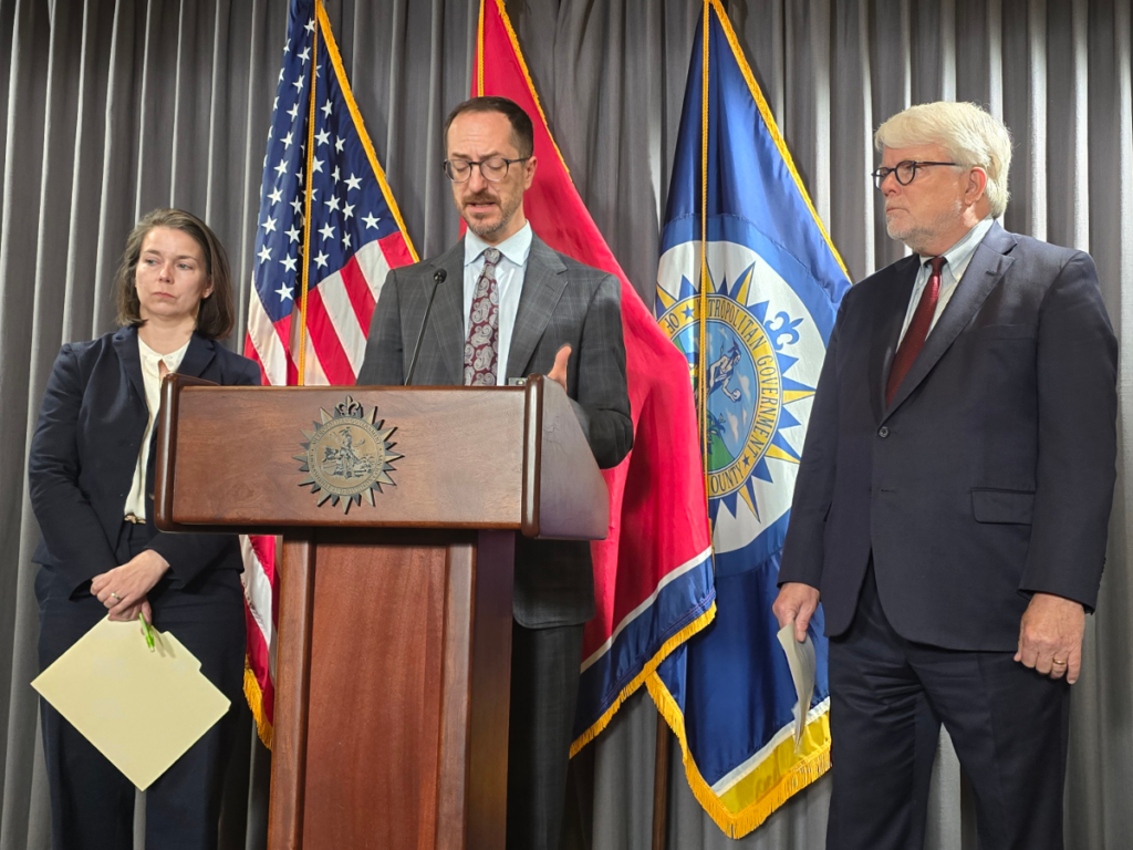El alcalde Freddie O’Connell y el abogado Wally Dietz responden preguntas sobre ICE y la ley 287(g) en Nashville.
