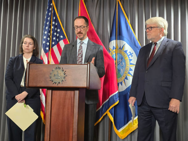 El alcalde Freddie O’Connell y el abogado Wally Dietz responden preguntas sobre ICE y la ley 287(g) en Nashville.