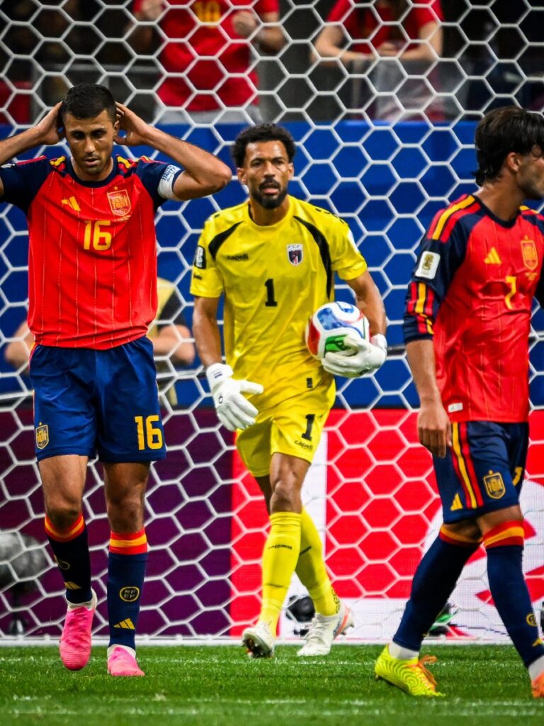 Ferran Torres decepcionado tras el empate de España ante Cabo Verde