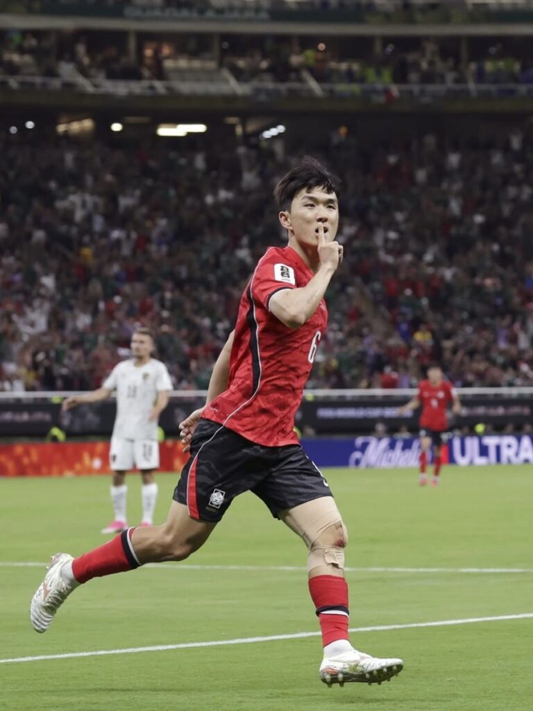 Hwang In-beom celebrando gol de Corea del Sur en el Mundial 2026