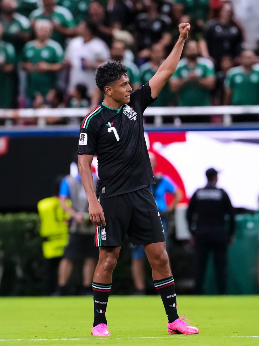 Luis Romo celebra con el puño en alto el gol de la Selección Nacional de México ante Corea del Sur en el Mundial 2026