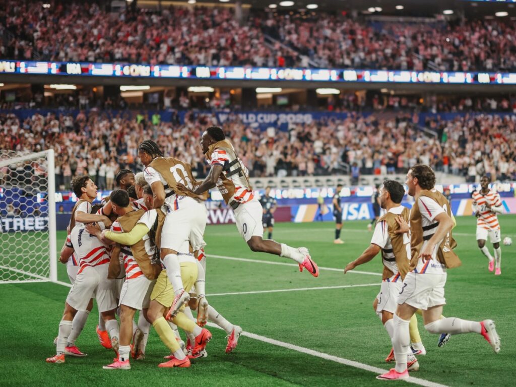 Selección de Estados Unidos en gran celebración grupal en el Mundial 2026