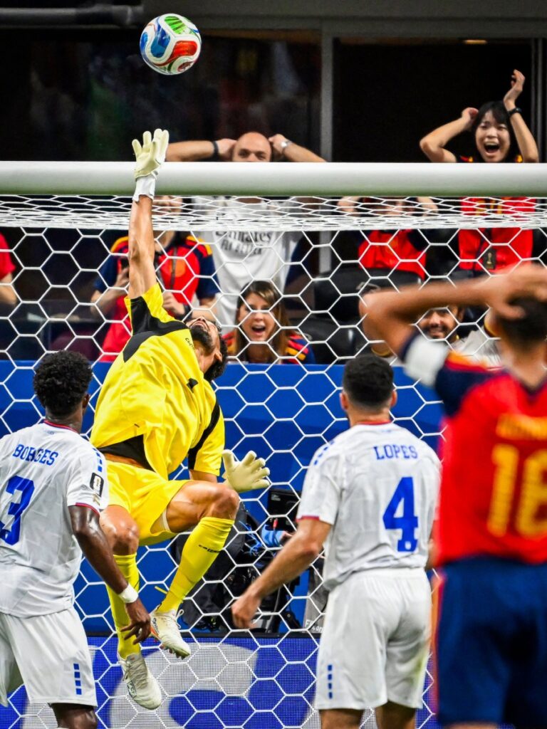 Vozinha realiza atajada milagrosa ante España en el Mundial 2026
