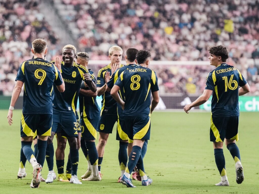 Plantel celebra con euforia en la cancha tras sellar el agónico empate de Nashville SC ante Inter Miami