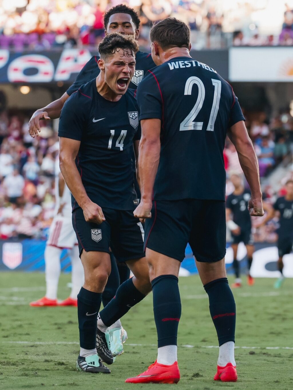 Sebastian Berhalter y Frankie Westfield celebran con euforia en la contundente goleada de Estados Unidos ante Perú