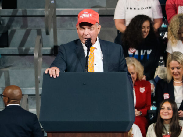 Charlie Hatcher durante el encuentro republicano en Clarksville, Tennessee