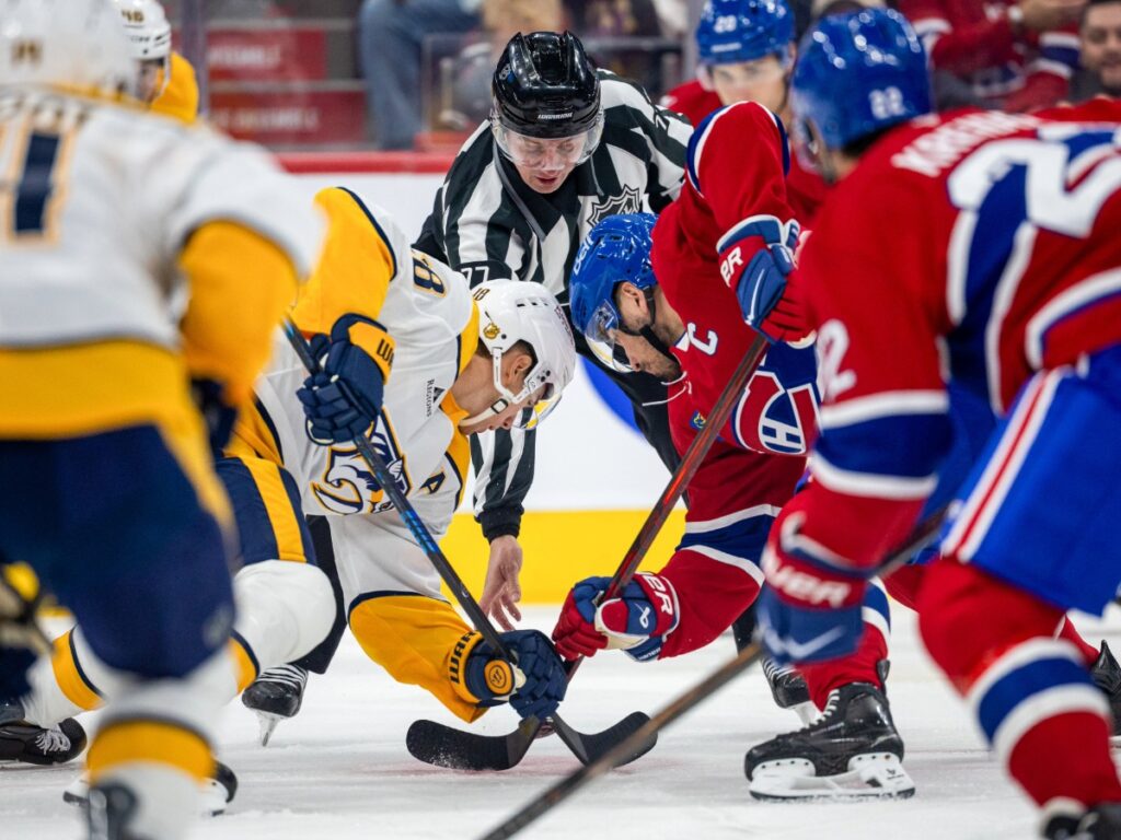 Disputa intensa en el círculo del saque neutral sobre el hielo del Bell Centre
