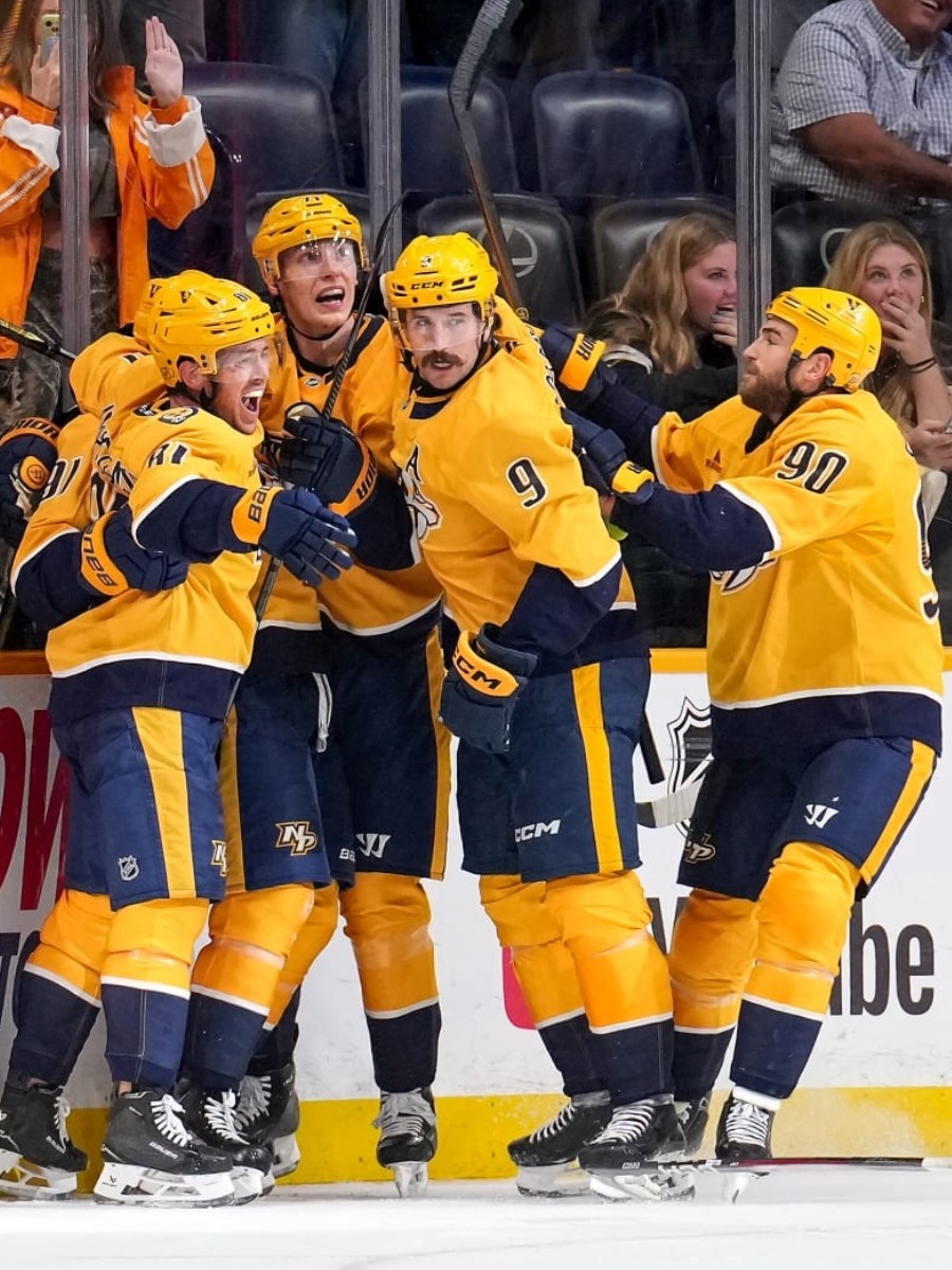 Steven Stamkos y compañeros festejan el gol agónico en la electrizante caída de Nashville Predators ante Sharks